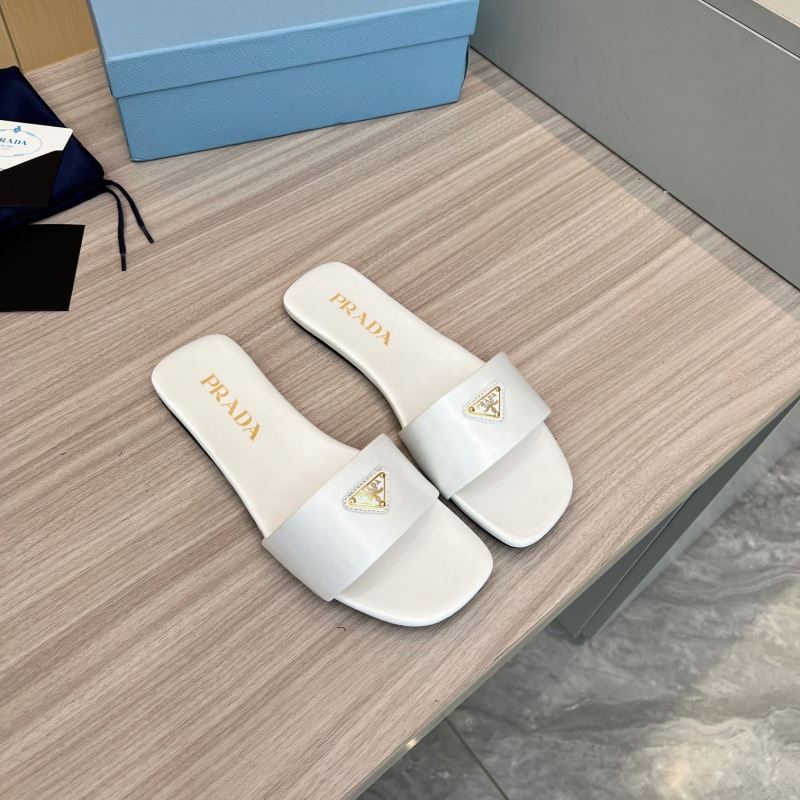 Pra*a slippers